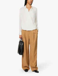 Front Page 31 Front Page -Ted Baker Store R04193356 IVORY ALT01