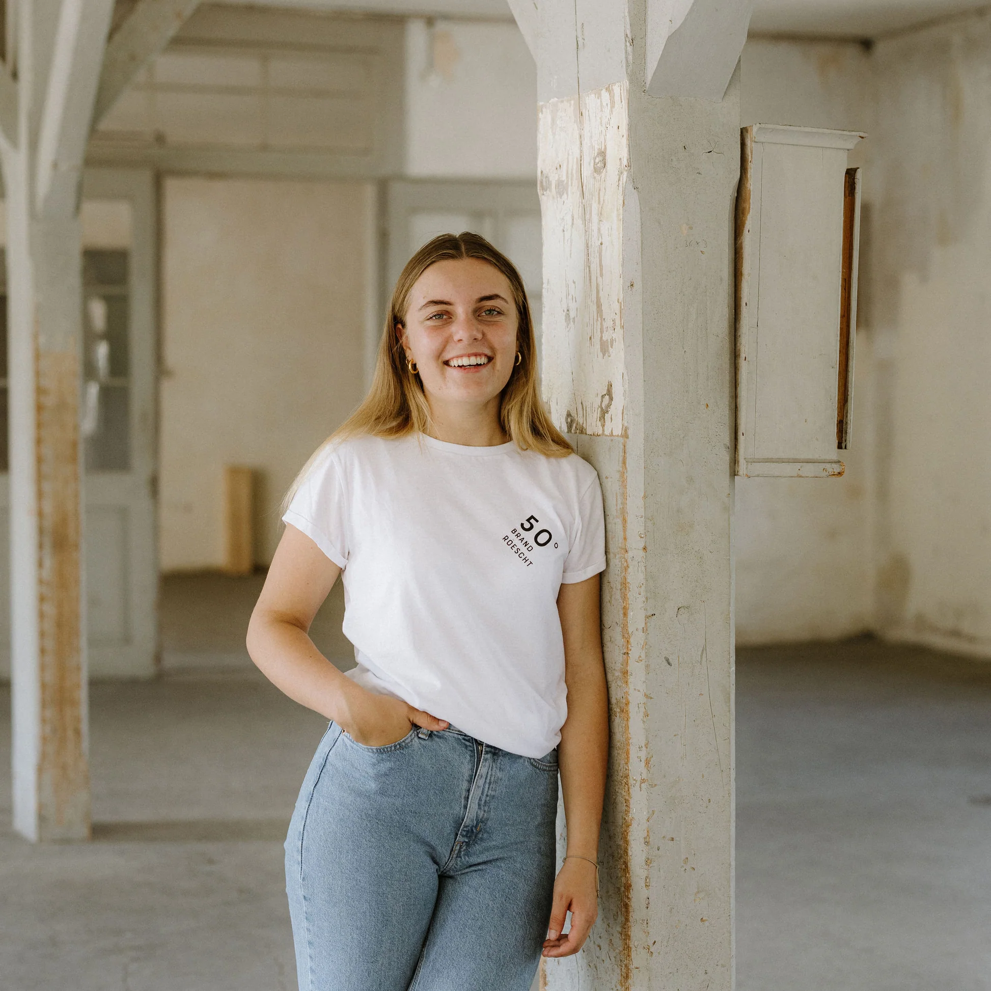 Front Page 19 Front Page -Ted Baker Store AZ 00481 weltcup adelboden merch 090923 01